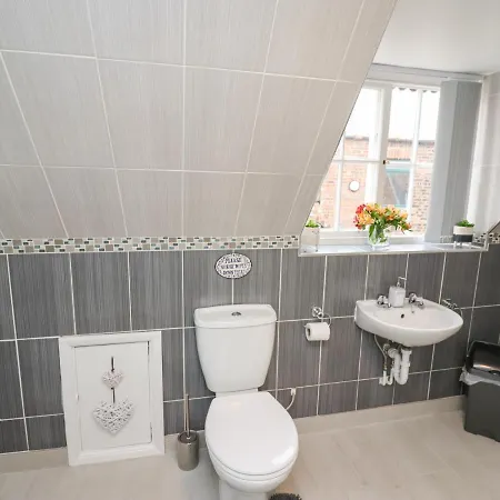 Station View 惠特比